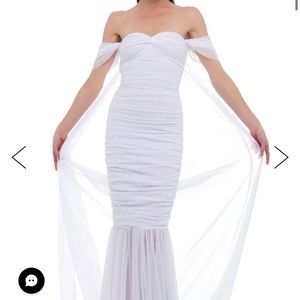 WALTER FISHTAIL GOWN WITH TRAIN.